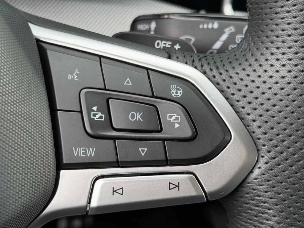 Volkswagen Golf 1.5 ehybrid gte 272pk | black style | trekhaak | iq light |