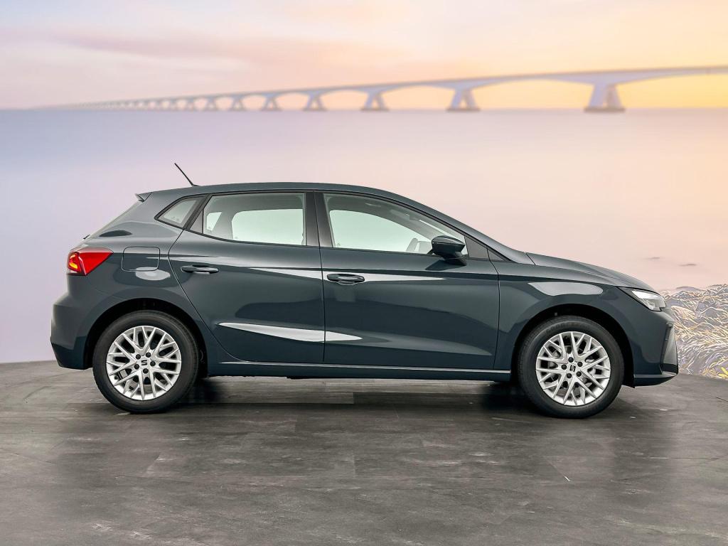 Seat Onbekend style plus 1.0 70 kw / 95 pk ecotsi hatchback 5 de