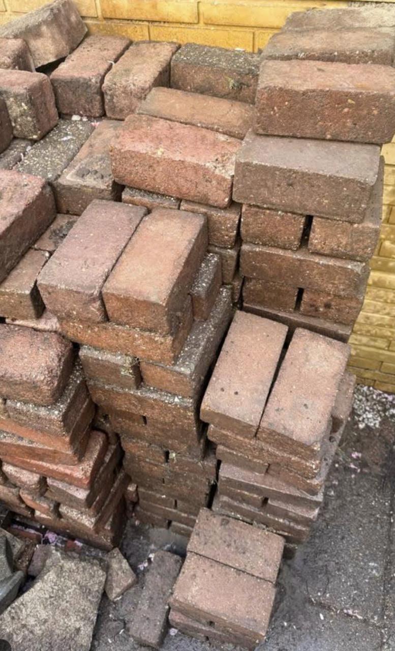 Gratis rode klinkers