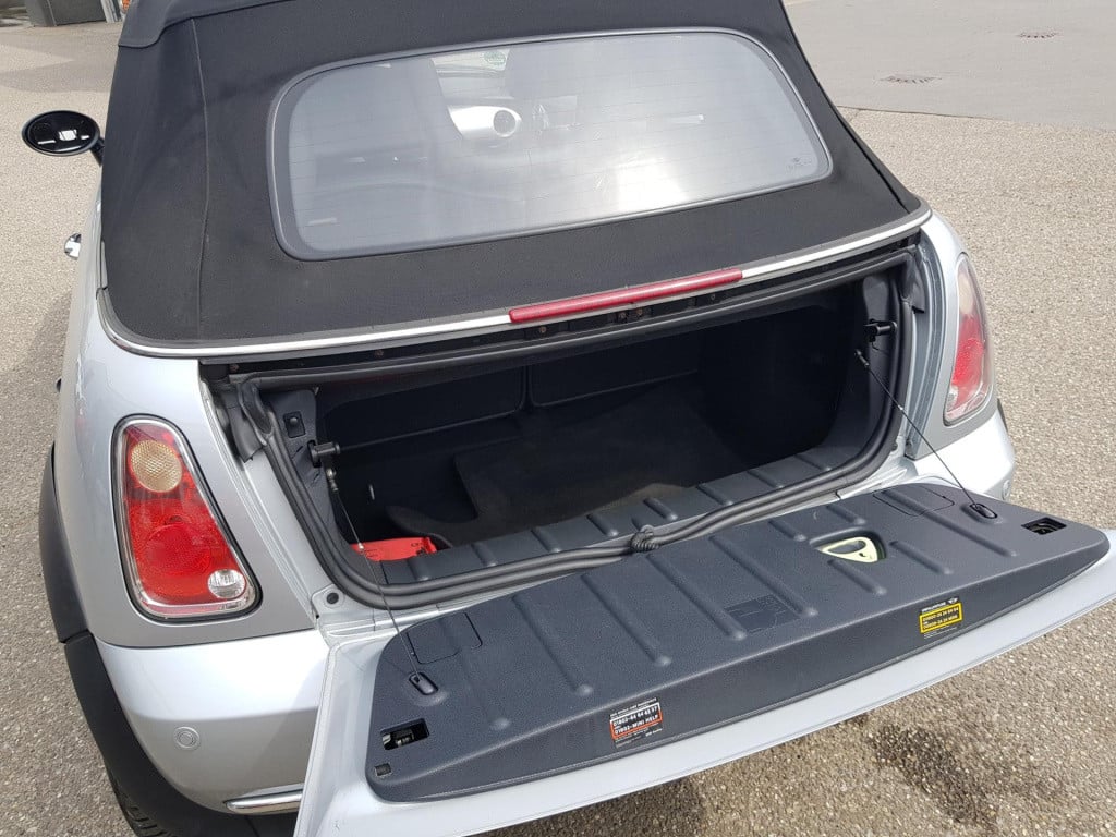 Mini Cooper Cabrio mini 1.6 chili leer.