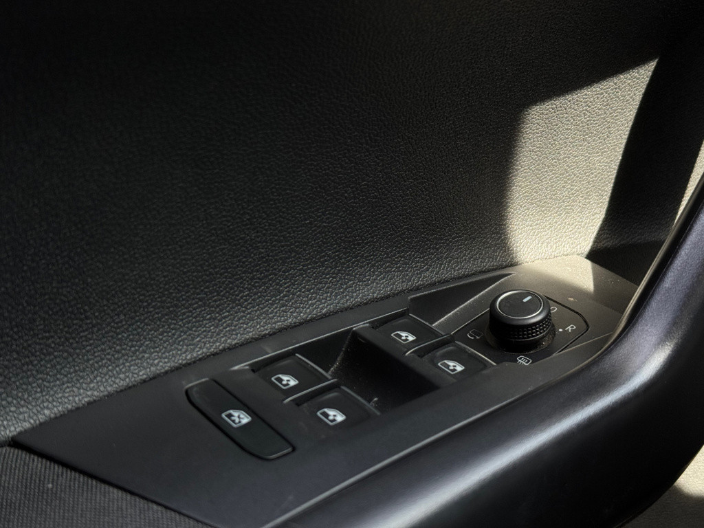 Volkswagen Taigo 1.5 tsi r-line * panoramadak * virtual cockpit * led * 18 