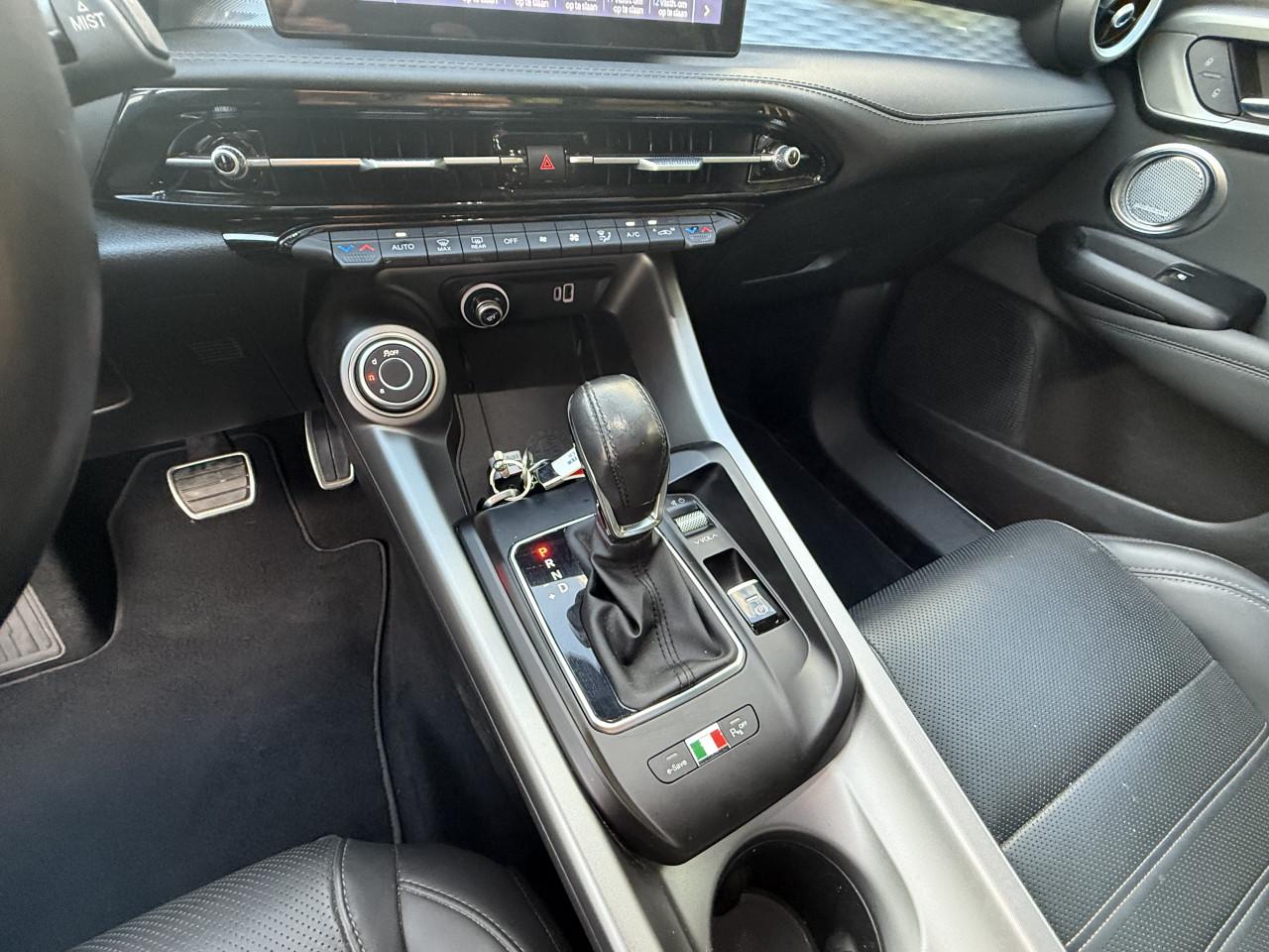 Alfa Romeo Tonale - 1.3T PHEV Edizione Speciale Q4 | Verde Montreal| Pano