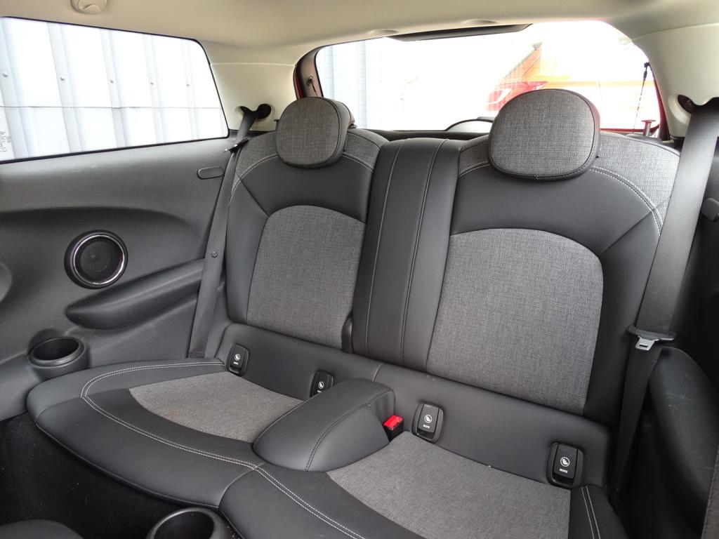 Mini Cooper mini 1.5 chili serious business | clima | bluetooth | cruise