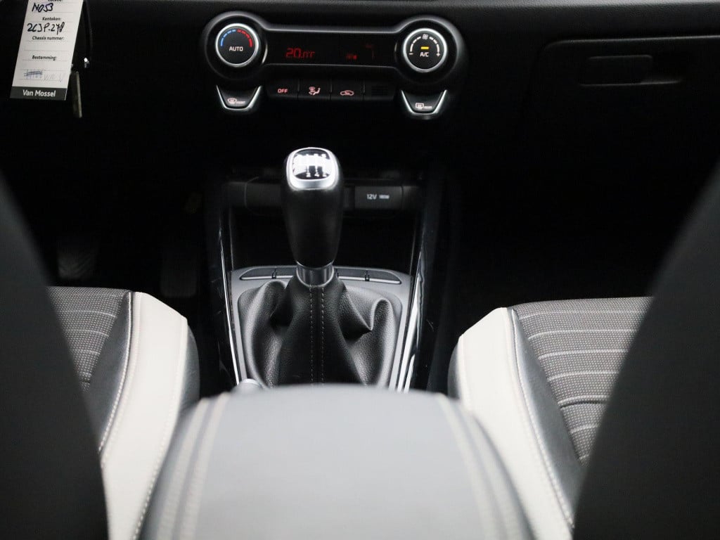Kia Stonic 1.0 t-gdi mhev black edition | navigatie | apple carplay / andro