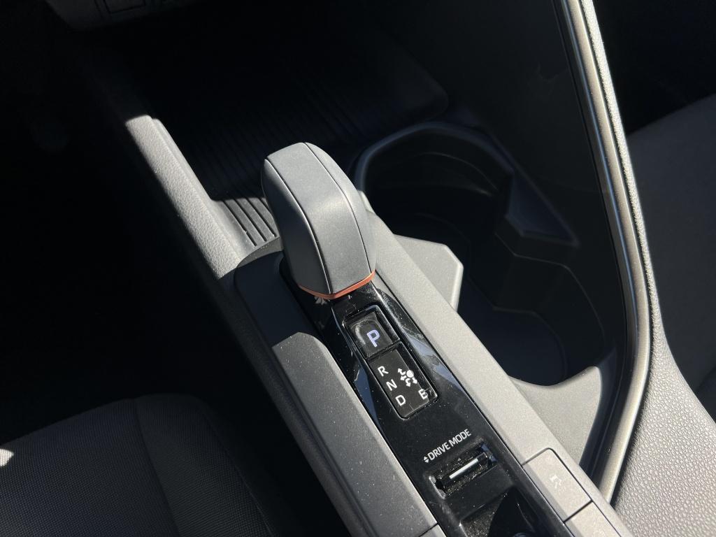 Toyota C-hr 1.8 hybrid 140 dyn