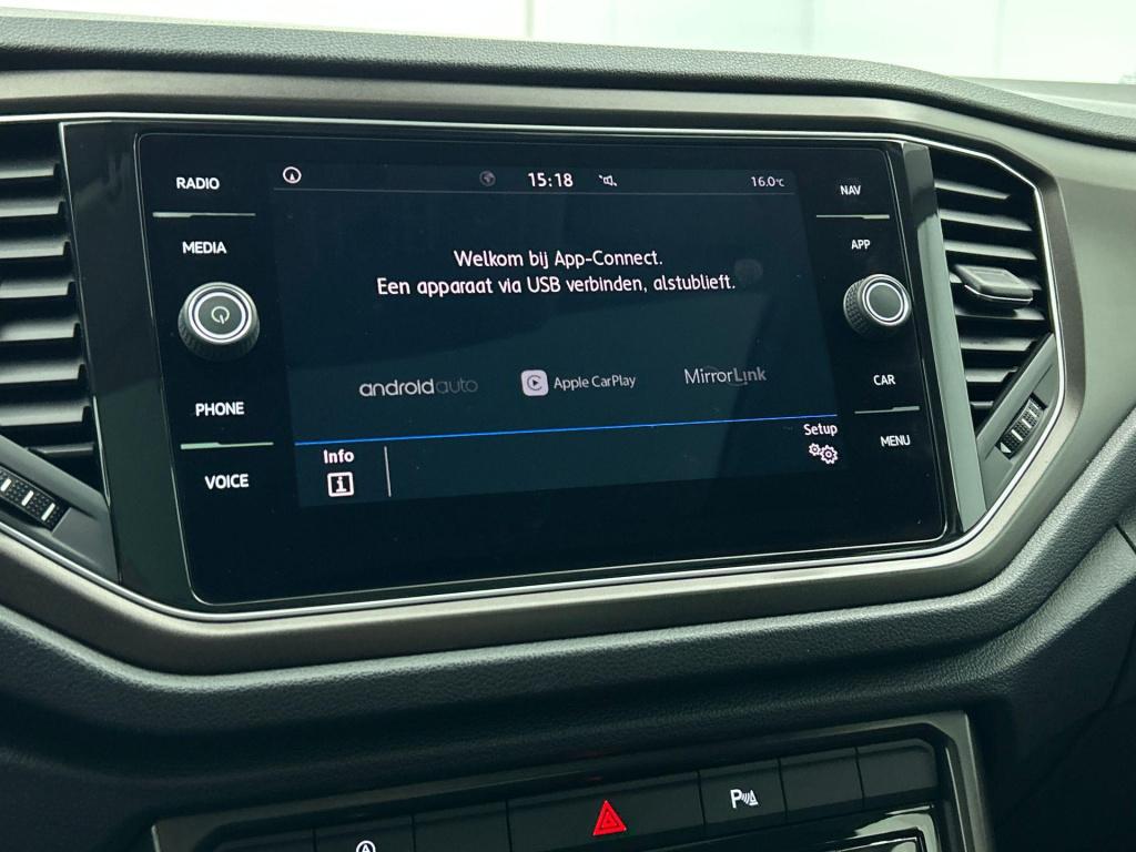 Volkswagen T-roc 1.0 tsi style | lmv | panorama dak | navigatie | parkeer s