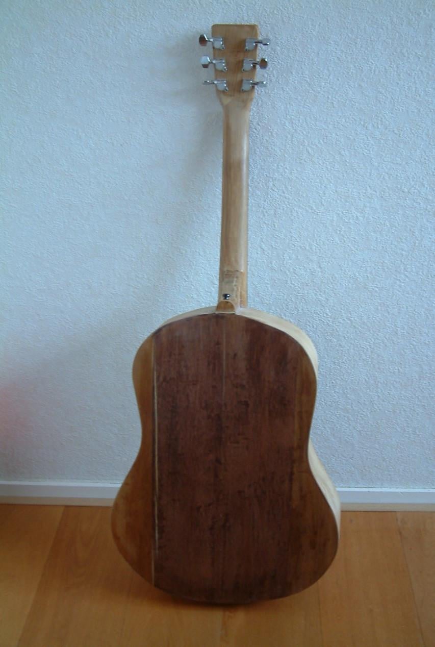 Western jumbo gitaar   100 euro