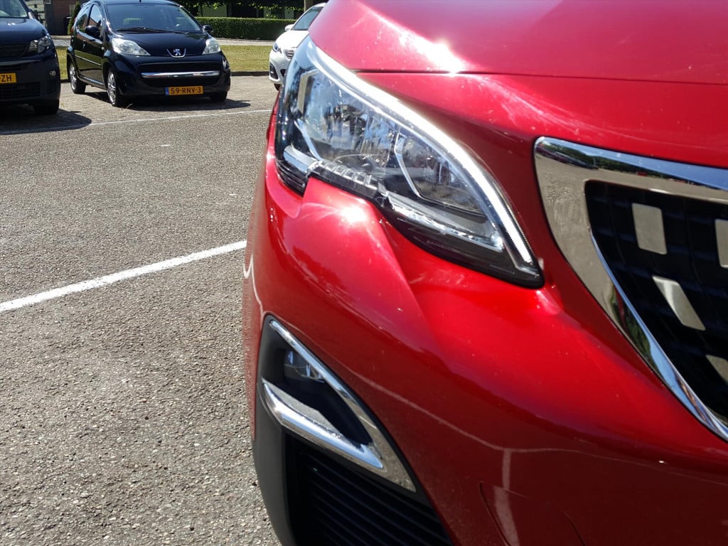 Peugeot 3008 1.2 130pk première automaat navigatie | trekhaak | panoramisch