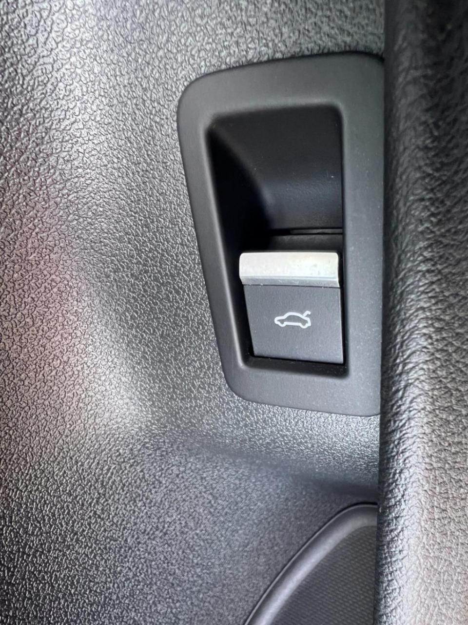 Audi A4 avant 35 tfsi m-hev sport s line black edition, standkachel, wegkla