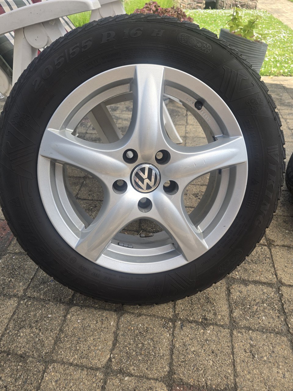 TE KOOP; Banden met velgen
