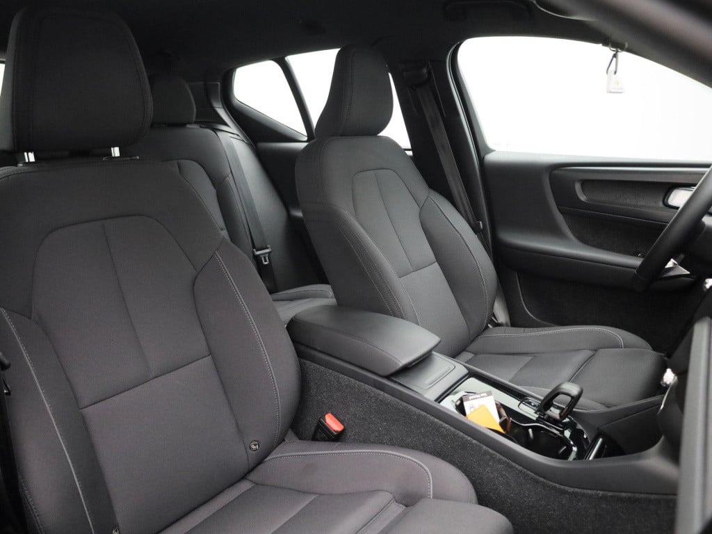 Volvo XC40 recharge core | automaat | lmv | parkeer sensoren | virtual cock