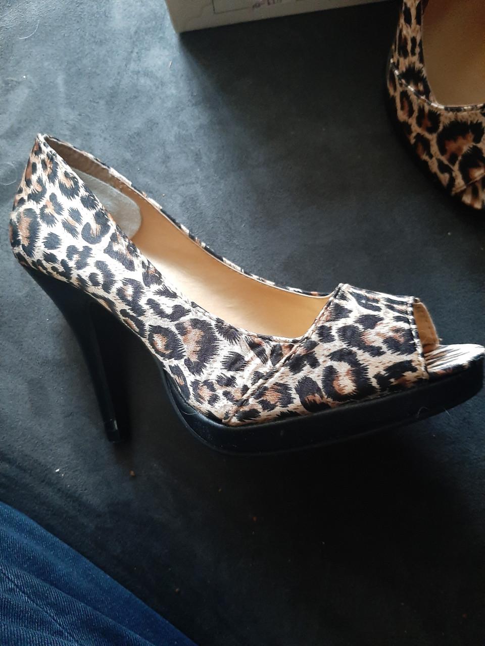 Mooie tijgerprint schoenen