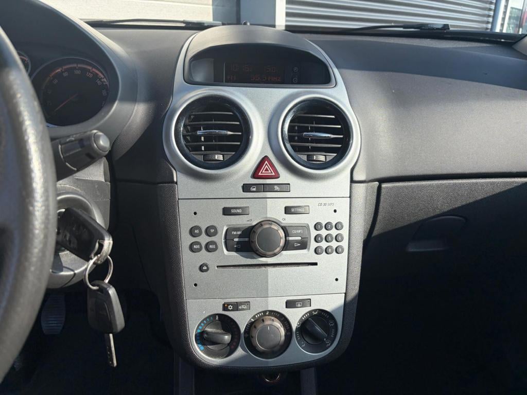 Opel Corsa 1.4-16v sport/opc uitvoering/airco/cruise control/