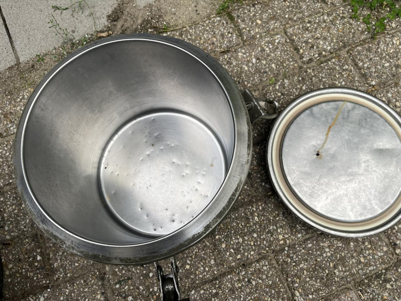 2 Legergamelen 10liter warmhoudketel