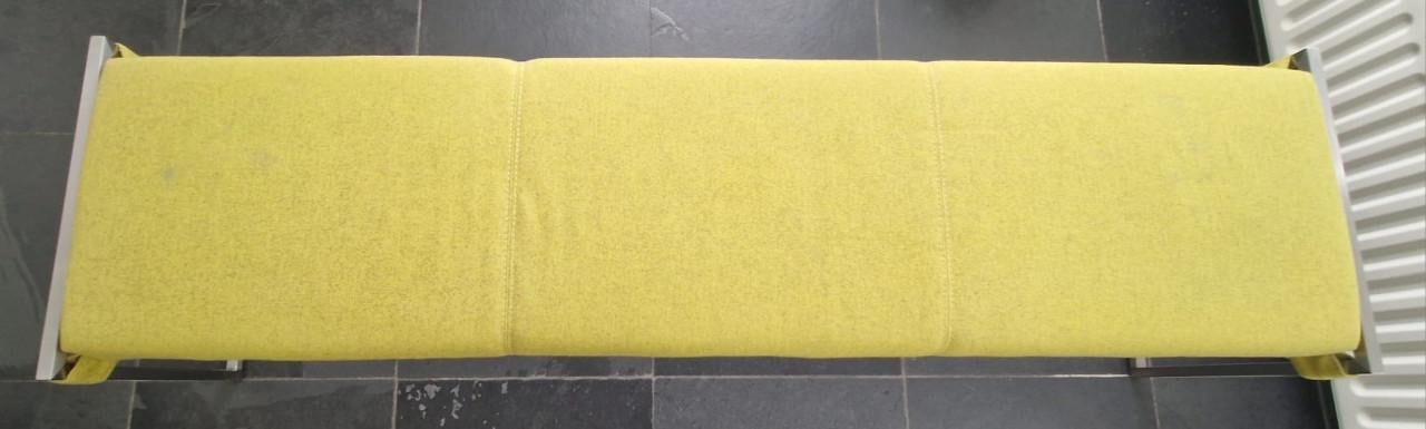 Keukenbank zonder leuning Bert Plantagie geel vilt met rvs poten 180x48