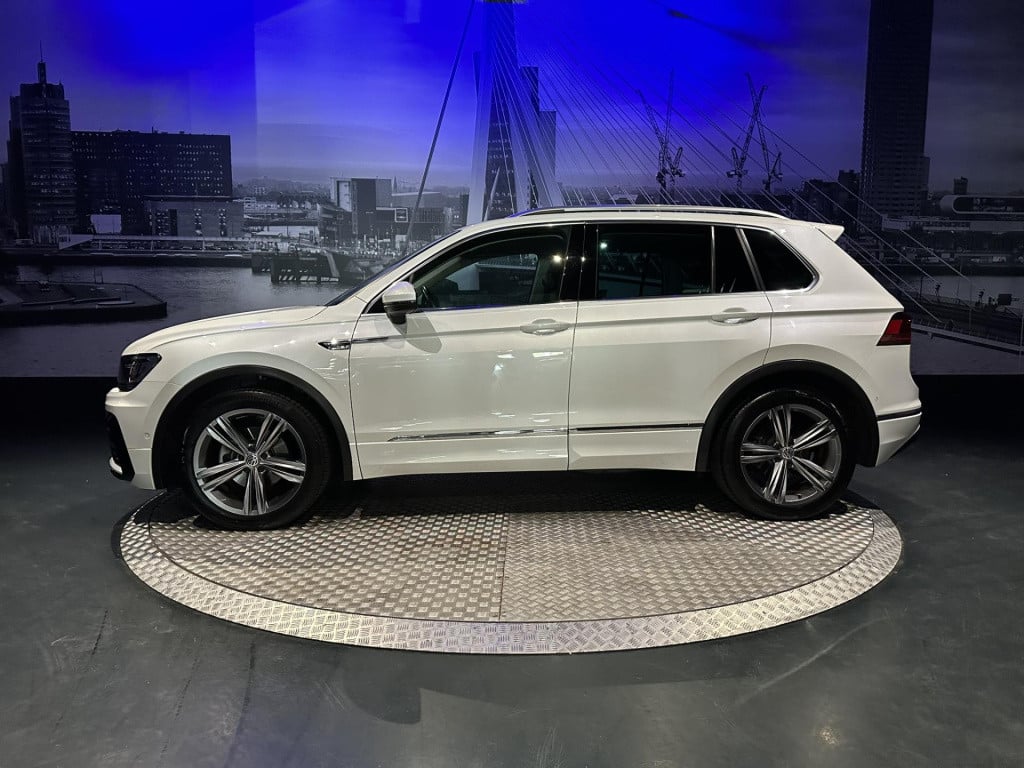 Volkswagen Tiguan 1.5 tsi act highline business r-line *topcomfortstoelen*p