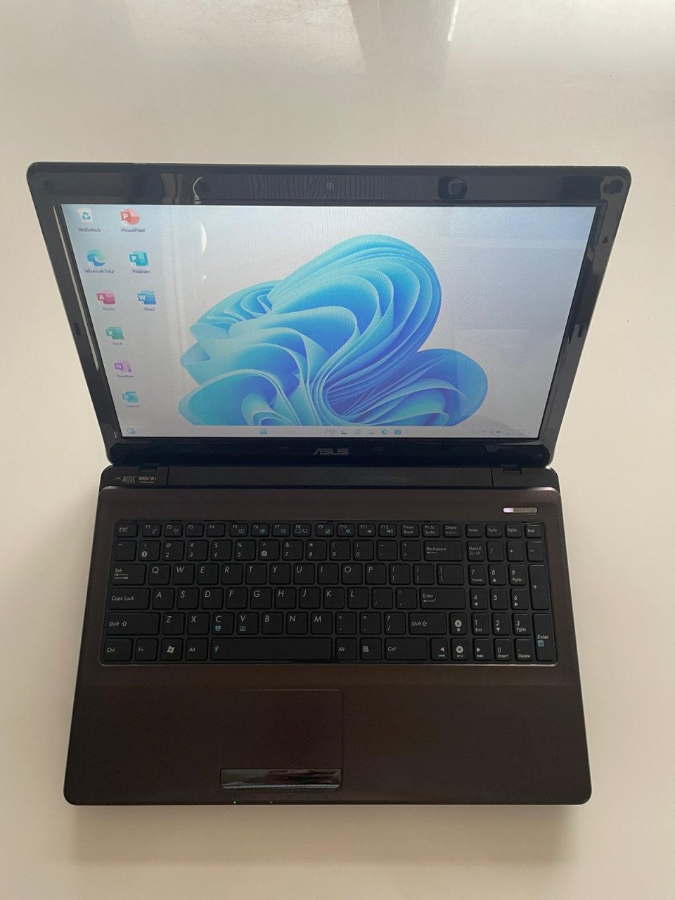 Asus 15 inch | Windows 11 SSD Nieuwe Accu Office en Muis