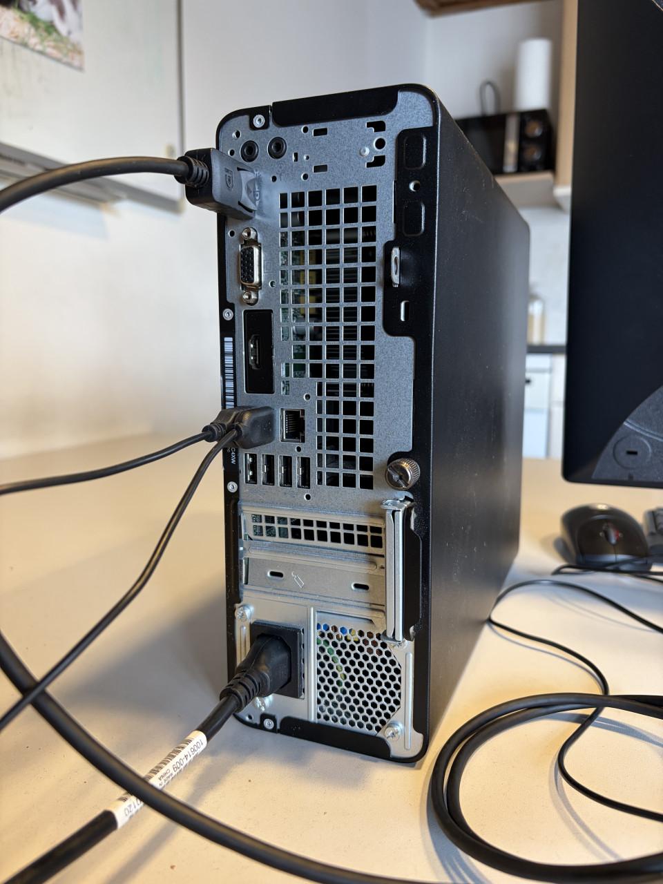Complete HP ProDesk 400 G6 SFF i7-9700 16Gb 512Gb+1Tb Win11 24" 220€