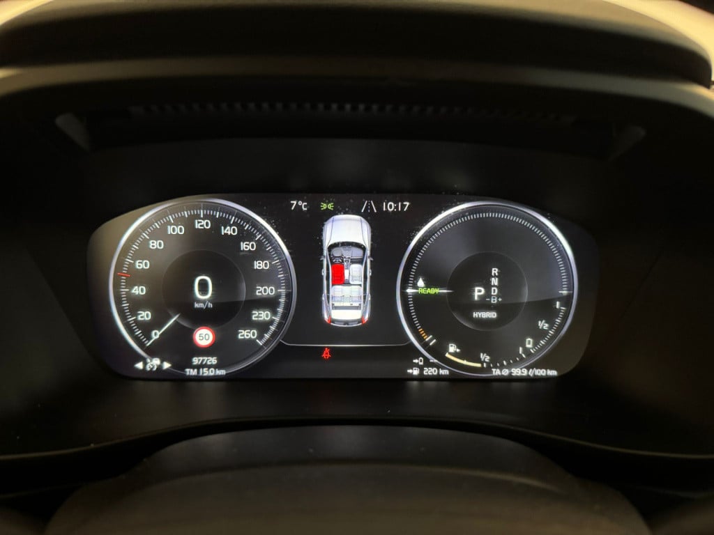 Volvo XC40 1.5 t5 twin engine r-design