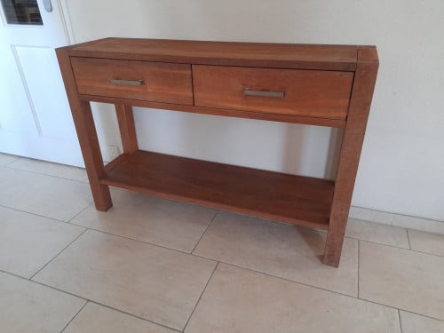Houten side table  35 x 120 x 80H (in goede staat )