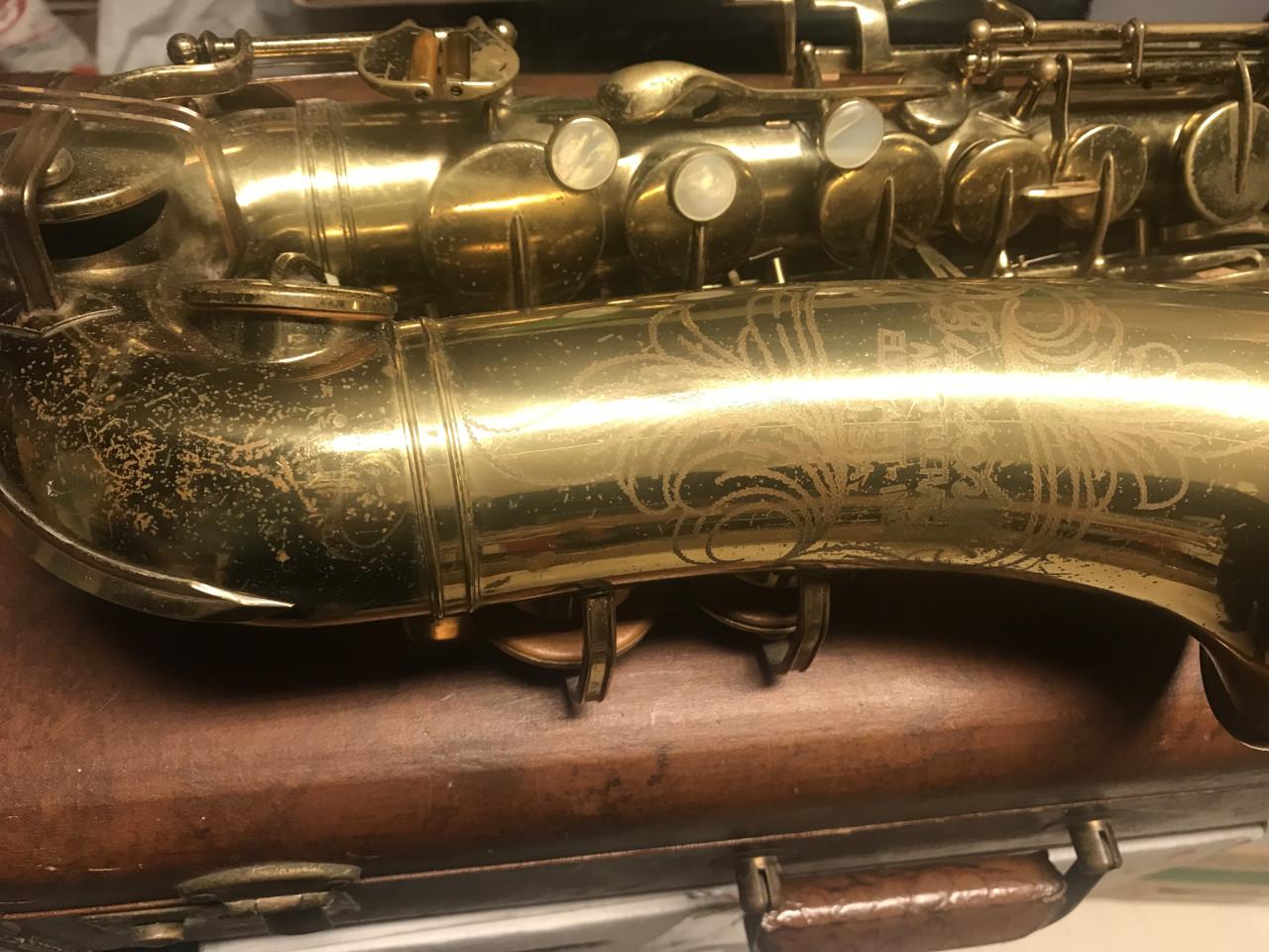 BUESCHER ARISTOCRAT ALT SAXOFOON