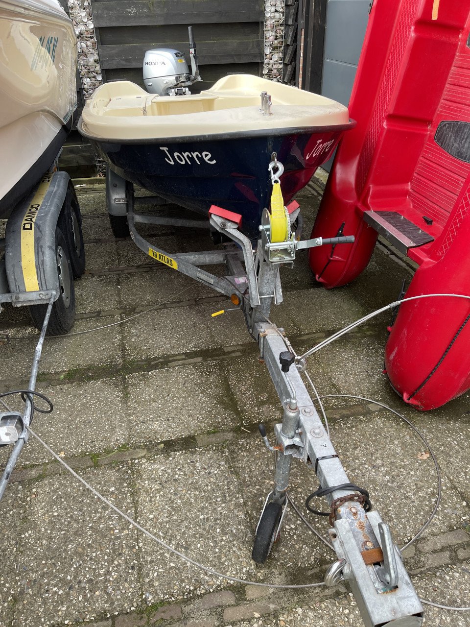 SLOEP MET 8 PK HONDA EN TRAILER