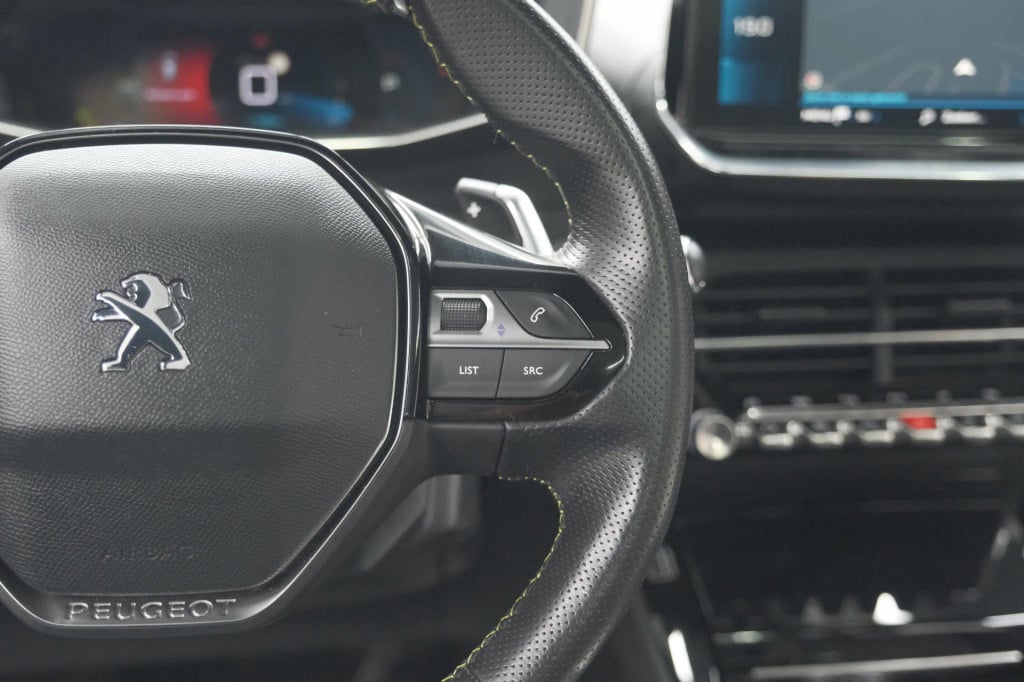 Peugeot 208 puretech 130 gt-line eat8 | camera | panoramadak | adaptieve cr
