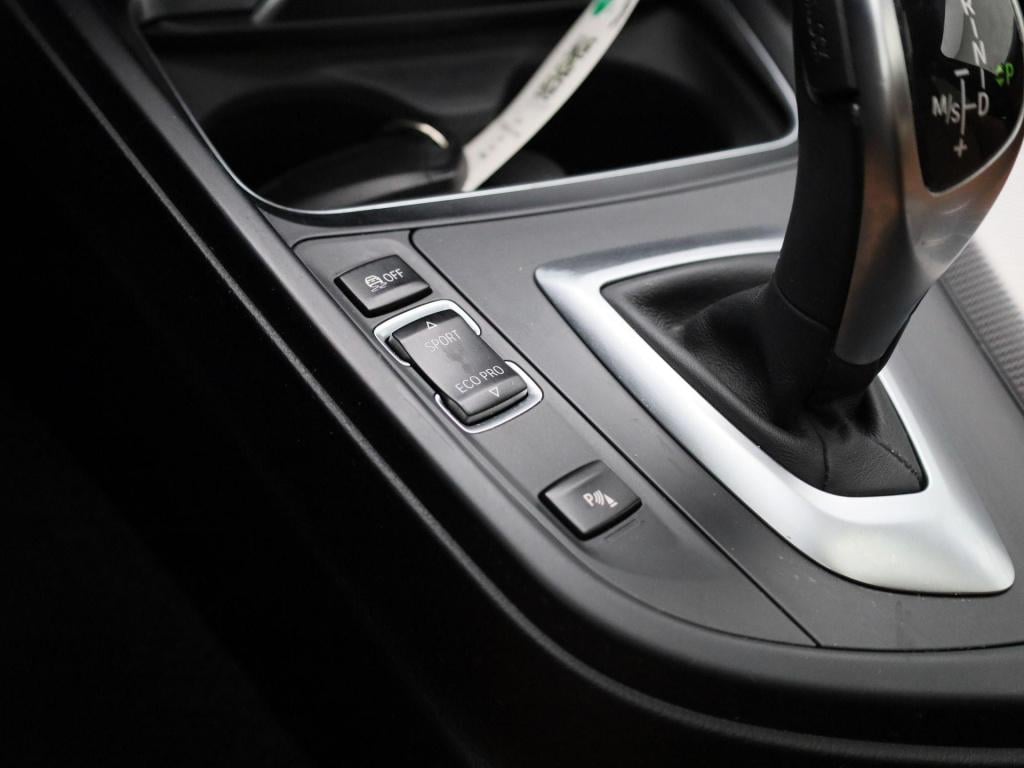 BMW 3-serie 320i m sport edition | automaat | sportonderstel | lmv | schuif