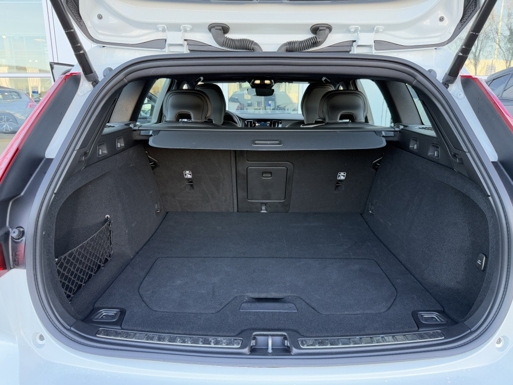 Volvo V60 t6 recharge 398pk ultra dark| panodak| adap.cruise| 360camera