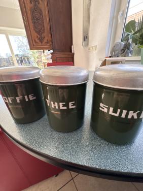 Koffie thee en suiker bussen met gouden bies