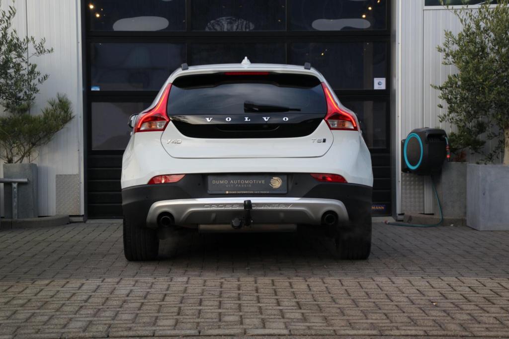 Volvo V40 cross country 2.0 t5 awd summum h&k - full options - panoramadak 