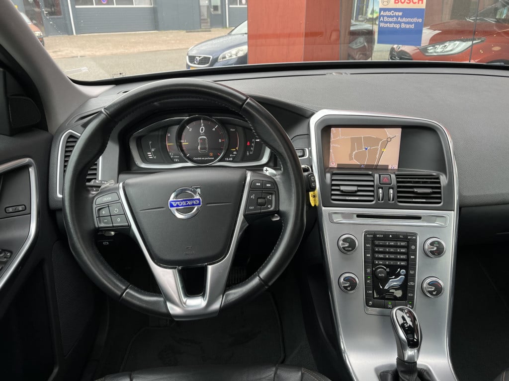 Volvo XC60 2.0 d4 fwd polar+ aut | leer | pano | zeer lage km. stand!