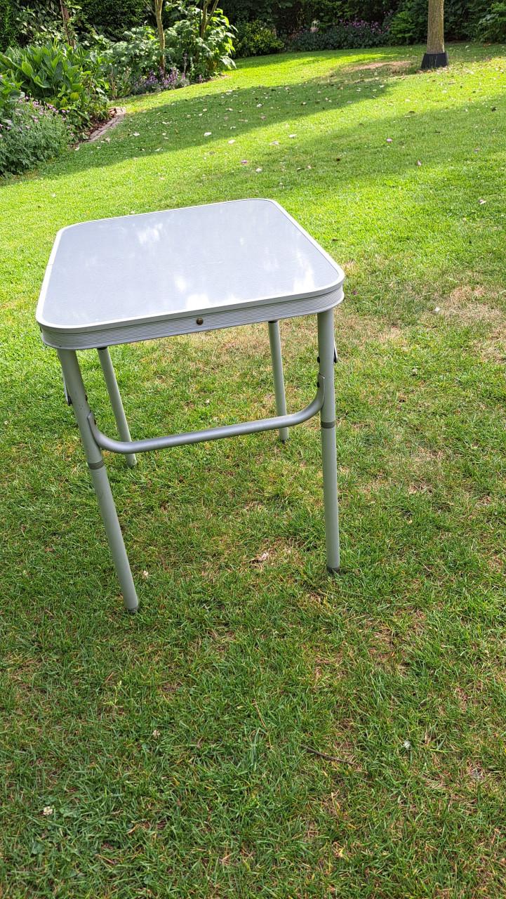 Campingtafeltje