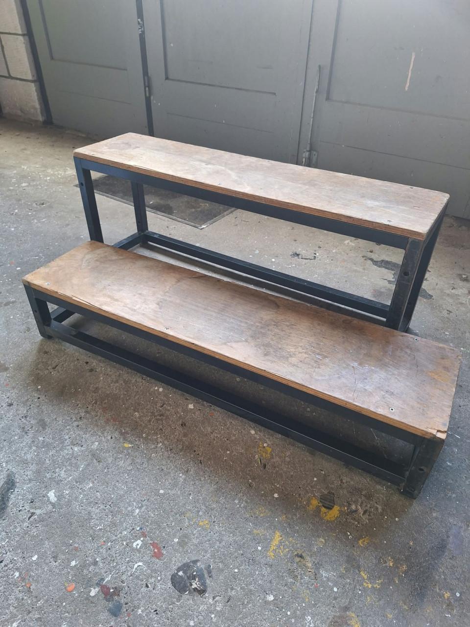 Bijzet tafel / bankjes