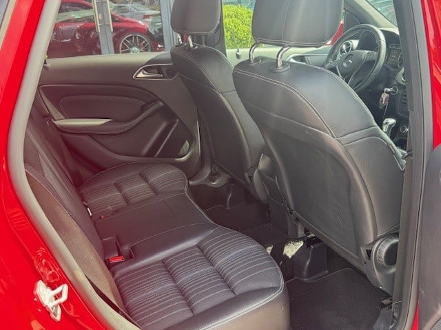 Mercedes-Benz B-Klasse 180 ambition | spiegelpakket | nightpakket | zitcomf
