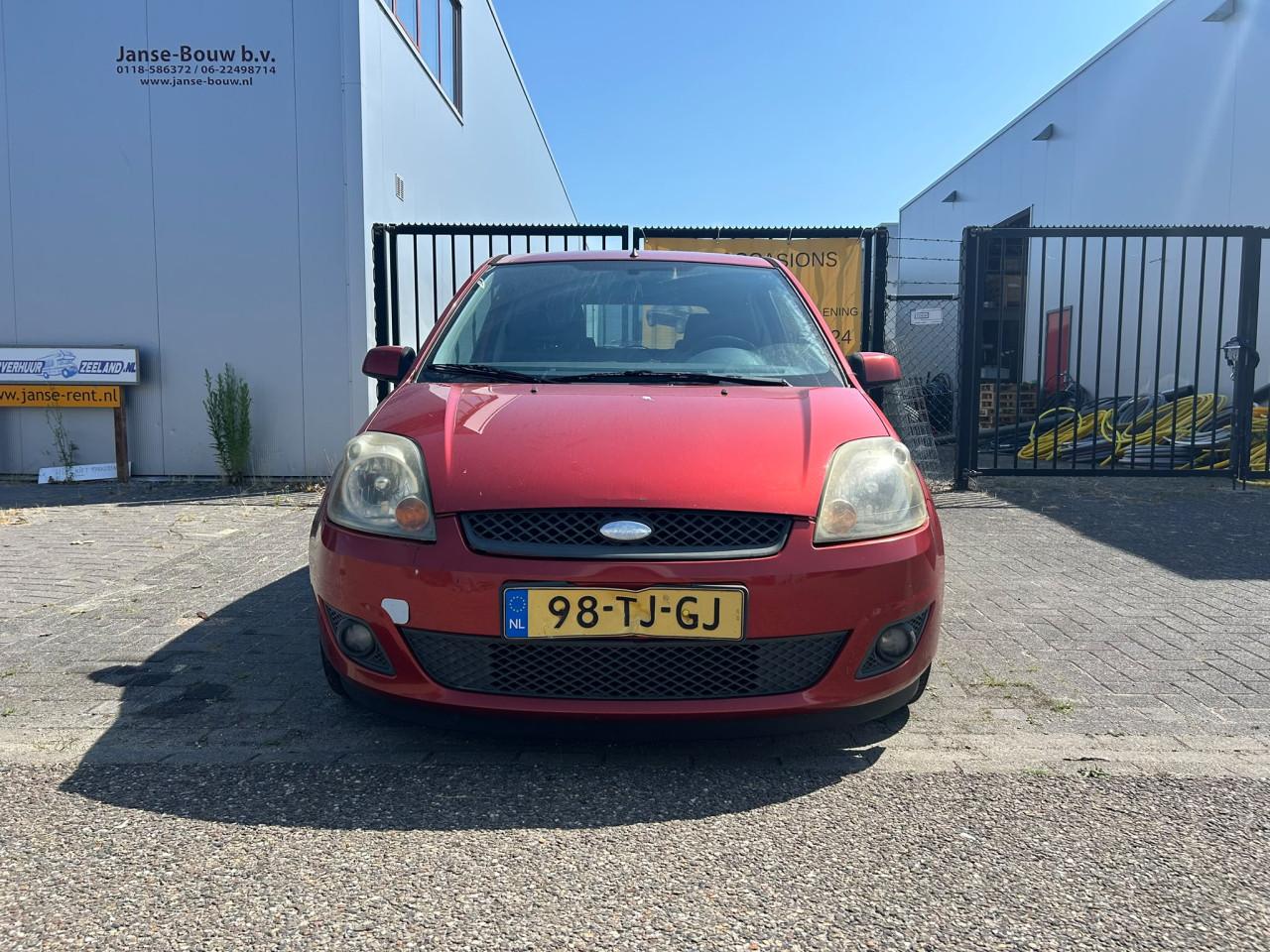 Ford Fiesta 1.4-16V Futura Veel Voor Weinig! APK tot 04-10-26