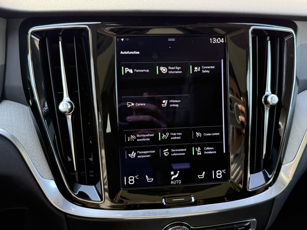 Volvo V60 b3 163pk inscription| panodak| adap.cruise| camera| leder| h&k s