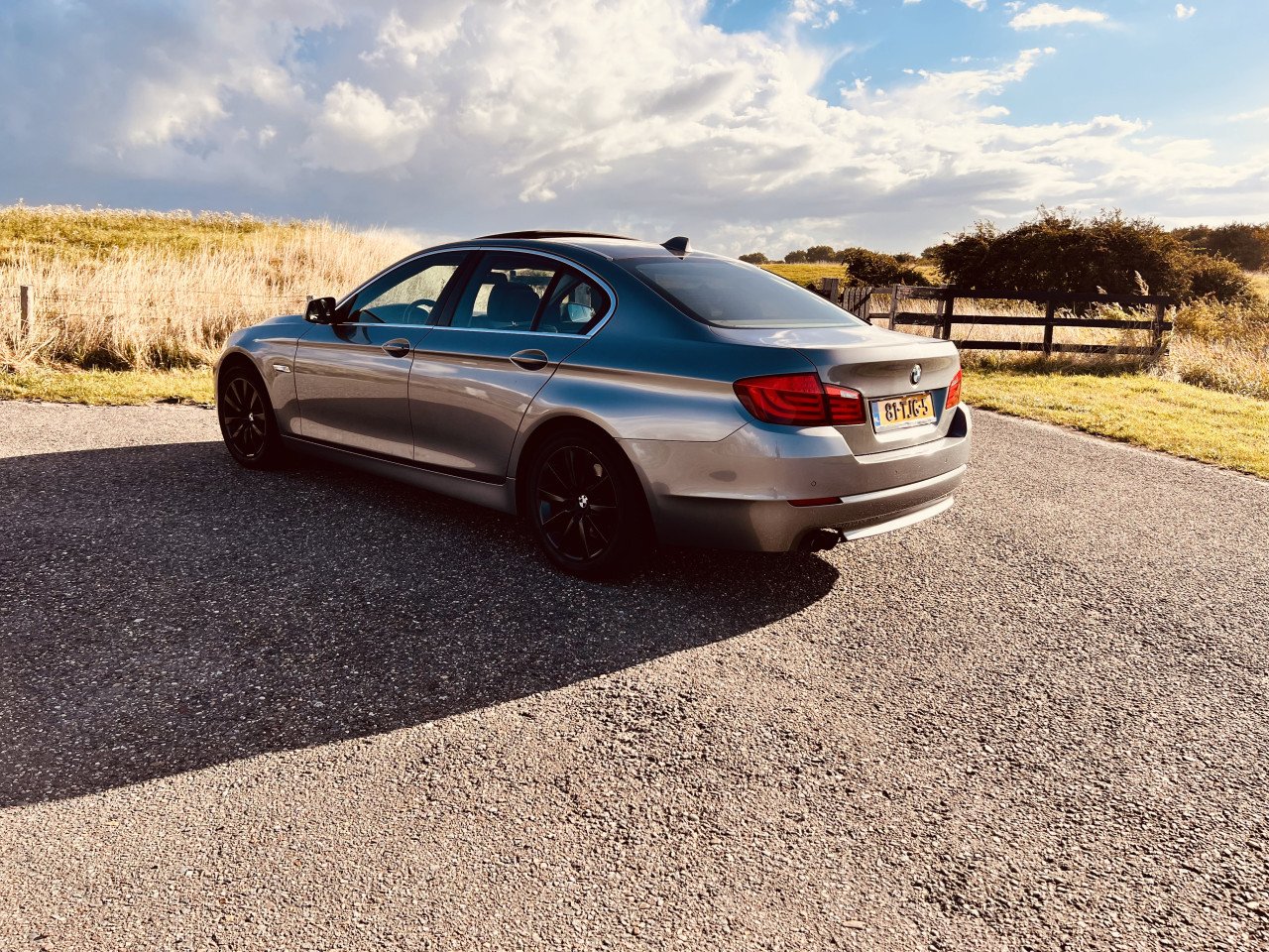 BMW 5-serie 523i High Executive Schuifdak/Leder