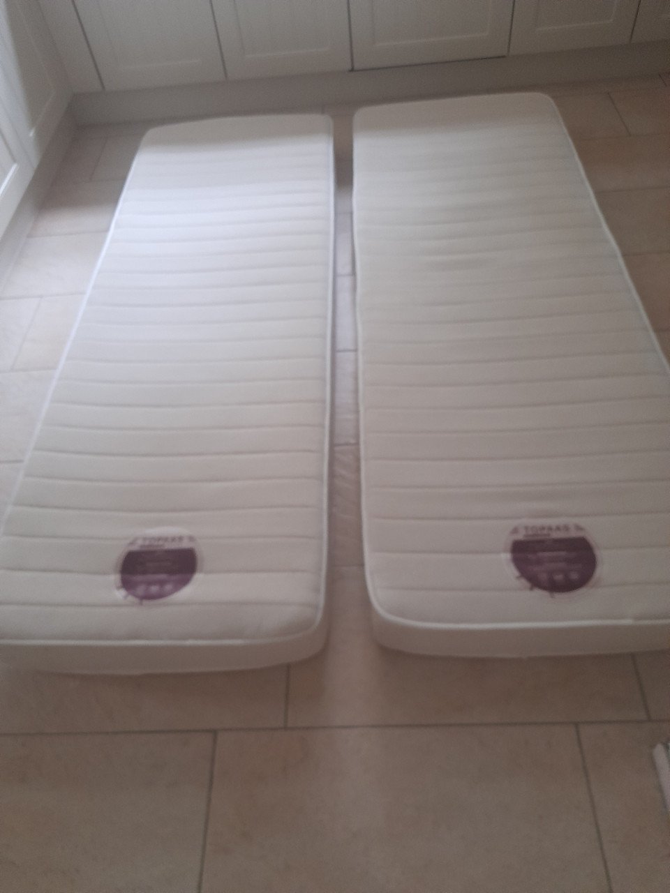 2 matrassen van 70 x 200 x 15  ( in goede staat )