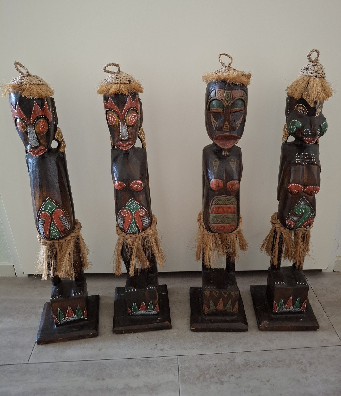 Houtsnijwerk: 15 stuks