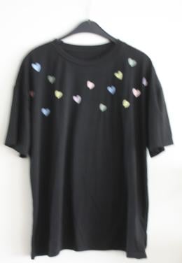 Zwart shirt met gekleurde hartjes maat oxl