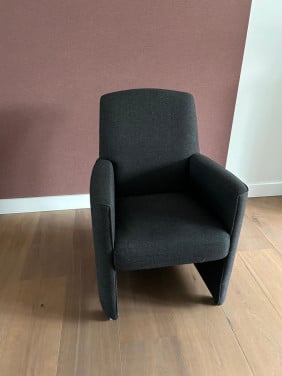 GRATIS - 8 grijze stoelen op wieltjes