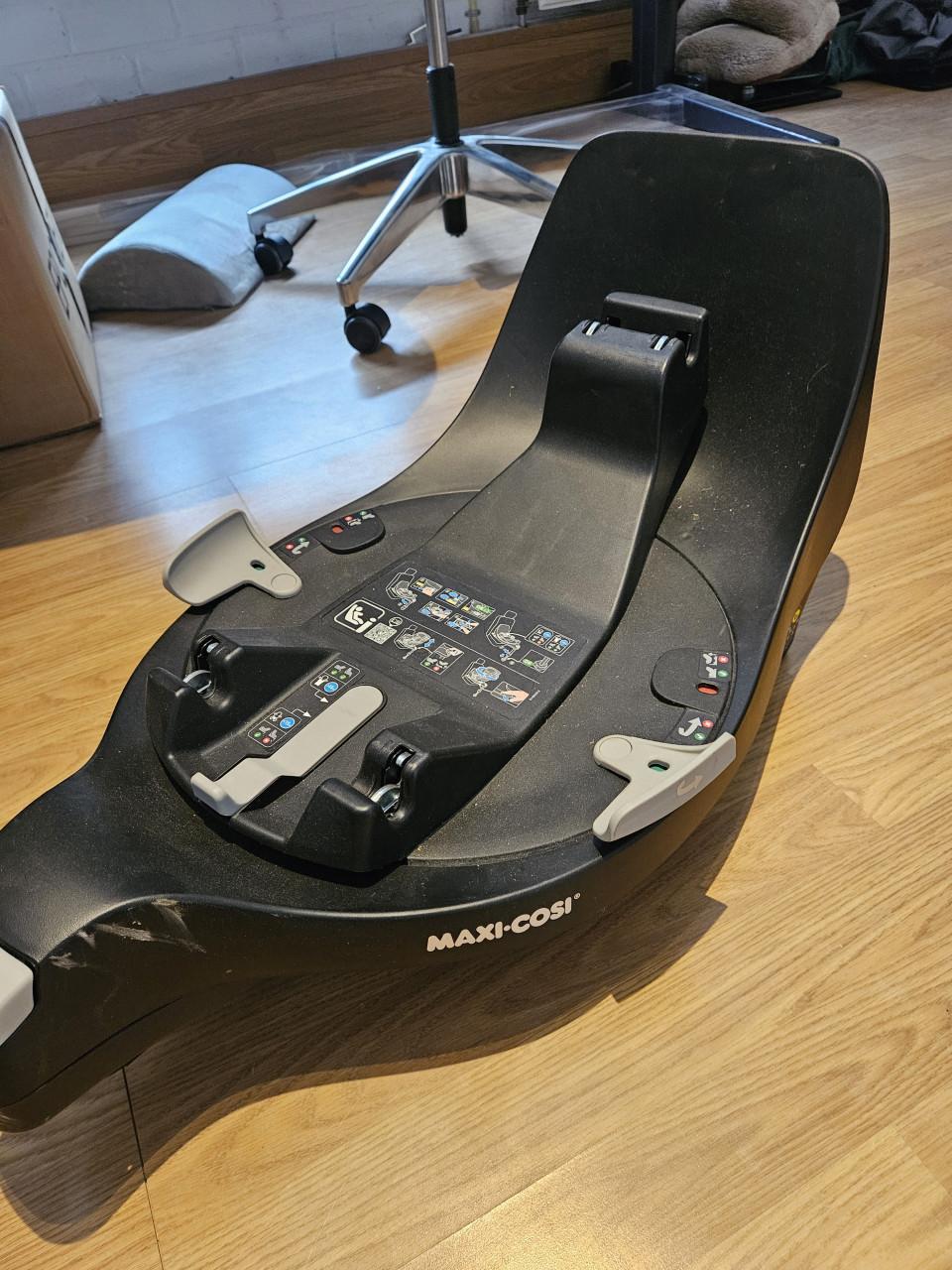 Maxi Cosi Pebble 360 i-size + Familyfix 360