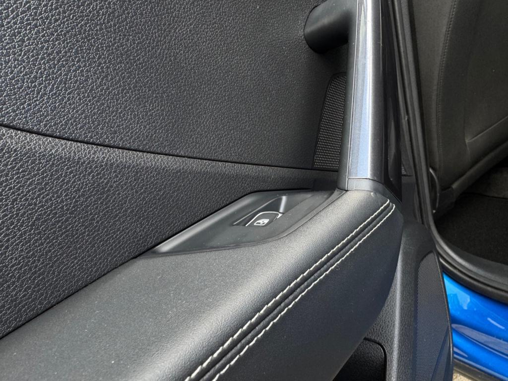 Audi Q2 30 tfsi s-line * matrix led * virtual cockpit * keyless * stoelverw