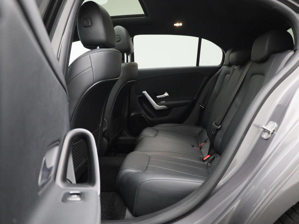 Mercedes-Benz A-Klasse 180 business line | automaat | panorama dak | leder 