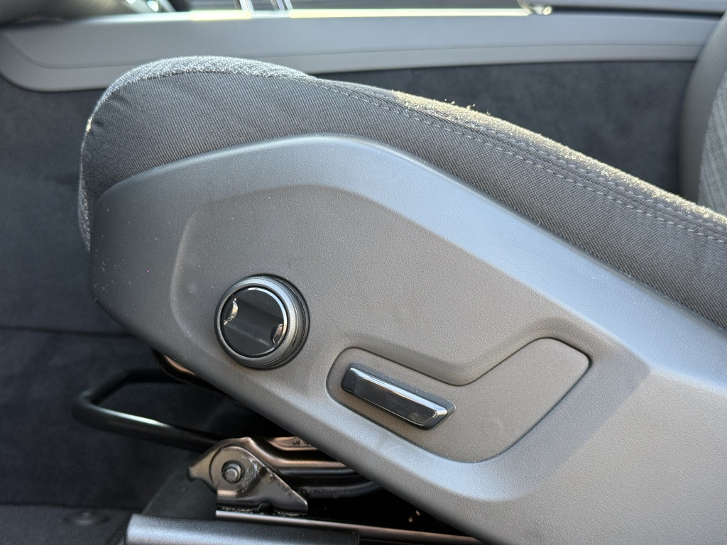 Volvo XC60 t6 awd gt essential driver assist