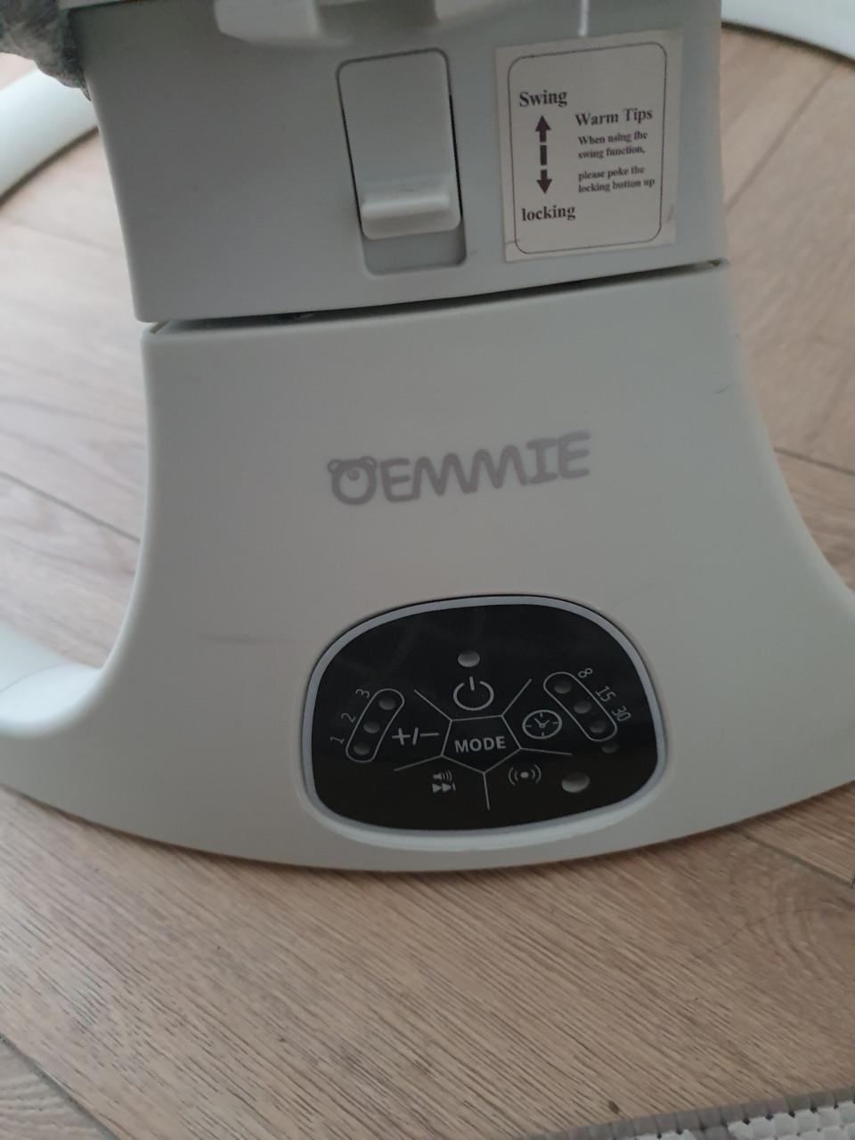 Oemmie elektrische baby wipstoel | muziek | gebruikt