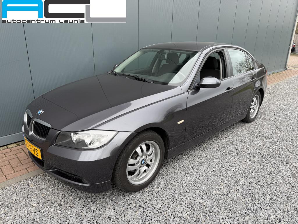 BMW 3-serie 320i 150pk executive sedan