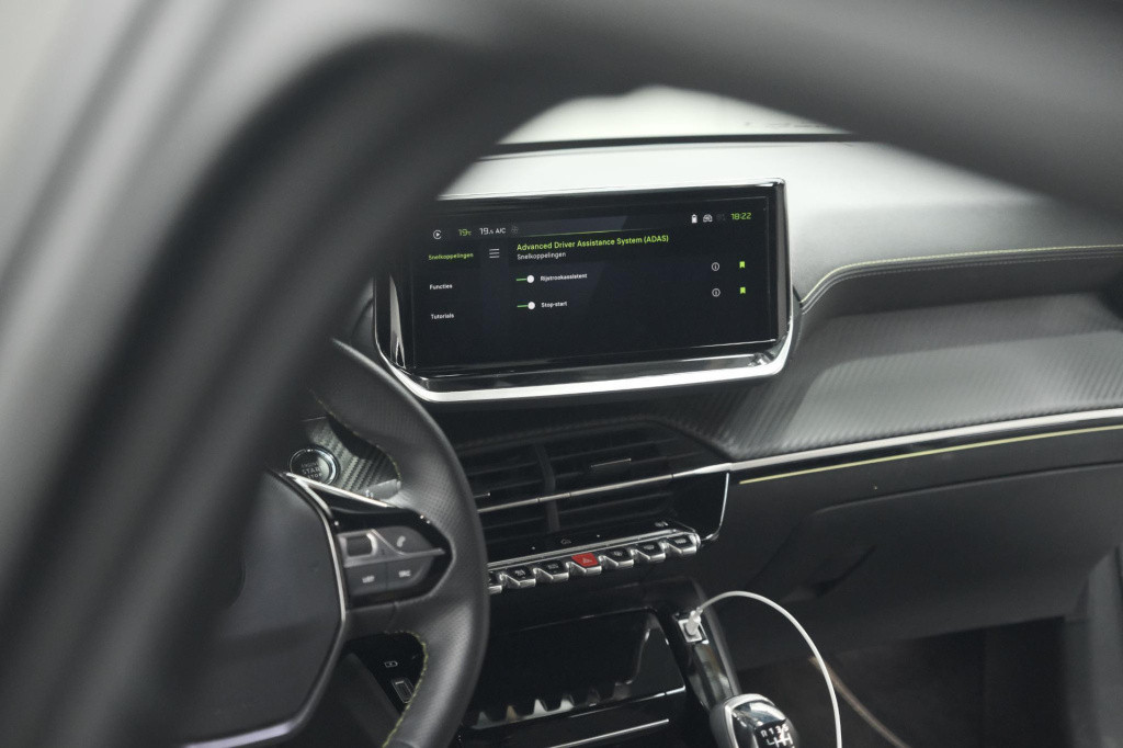 Peugeot 208 puretech 100 gt | camera | navigatie | apple carplay | parkeers