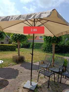 Parasol met voet